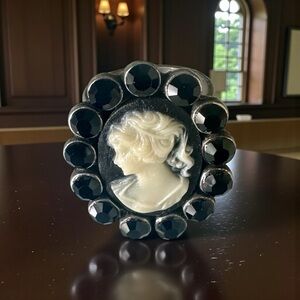 Victorian Style black Crystal Cameo silver tone ring size 6
